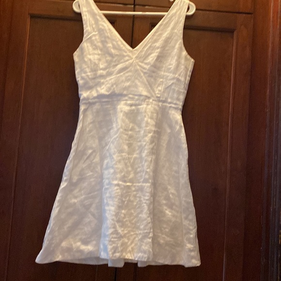 GAP Linen V-Neck Dress - White 6 - Waist 14” x 35”L - Pit2Pit 17” with pockets - Picture 6 of 14